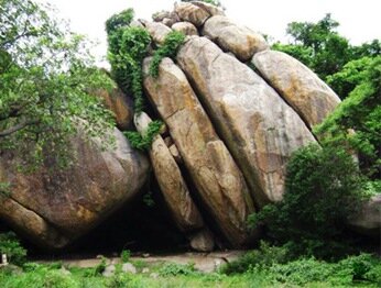 Agbaku Cave1